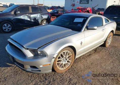 2014 Ford Mustang V6 Premium z USA, uszkodzony, nr VIN 1ZVBP8AM3E5284218
